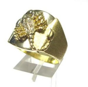 Žiedas Nr.30 (iš balto ir geltono aukso, su skorpionu, puoštu briliantais)