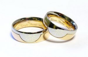 Vestuviniai žiedai Nr.164 (iš dviejų spalvų aukso, su inkrustuotu piešiniu)