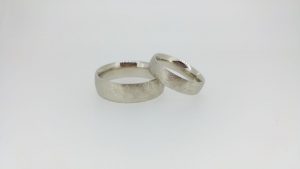 Vestuviniai žiedai Nr.205 (iš balto aukso, matiniu paviršiumi)